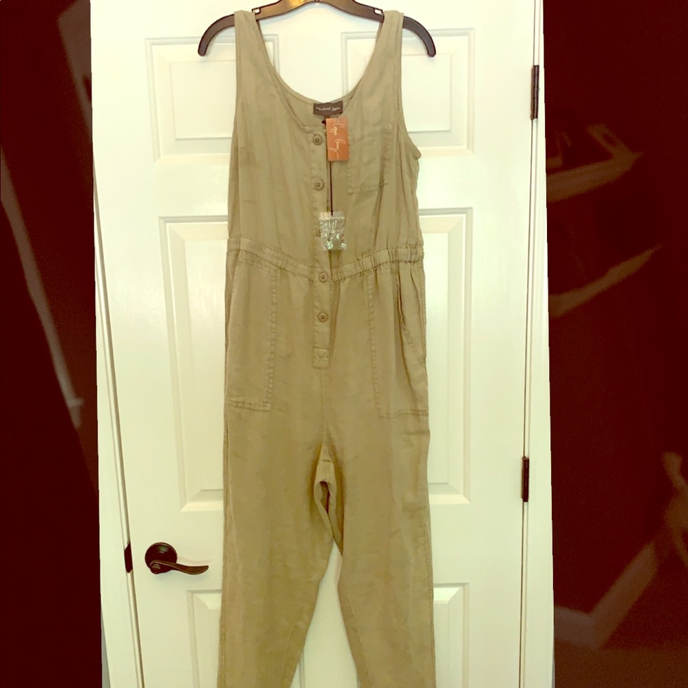 Khaki jumpsuit (copper penny)